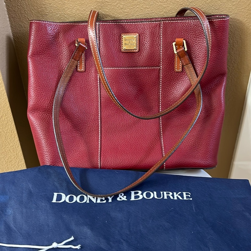 Gorgeous Cranberry Leather Dooney & Bourke Bag!